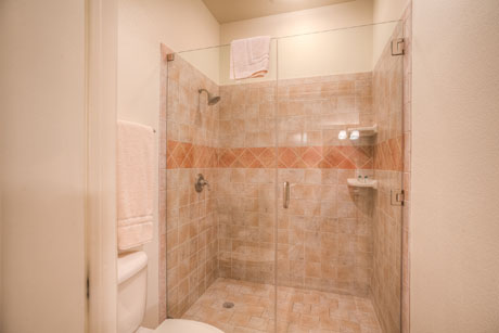 Cottage 5 Bedroom C Bathroom